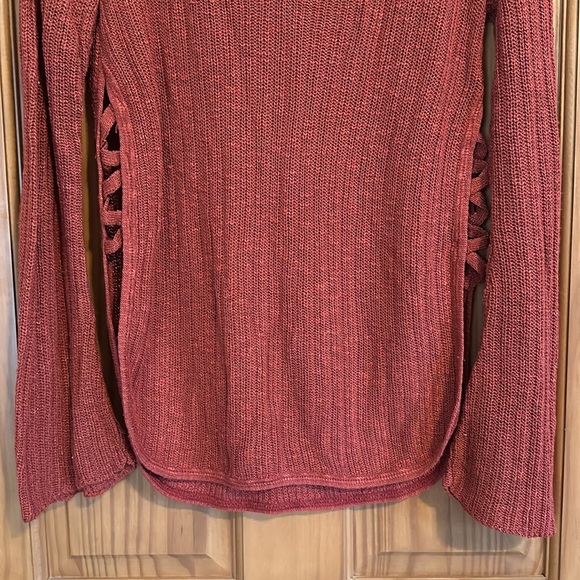 Great condition Express light weight sweater. Perfect for fall - Picture 4 of 8